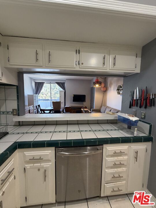 Building Photo - 321 S San Vicente Blvd