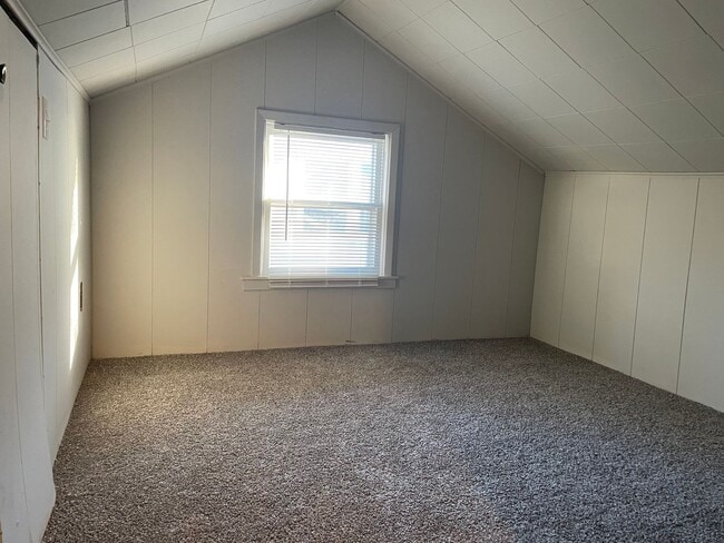 Building Photo - Remodeled 3 Bed 2 Bath Home in Riverside