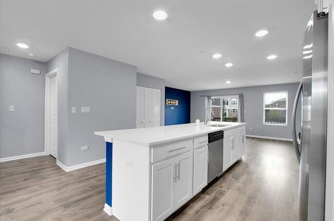 Building Photo - 912 Bradford Dr