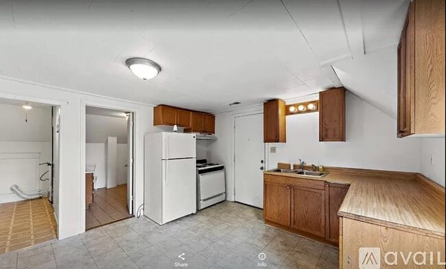 Building Photo - 115 W Barker Ave