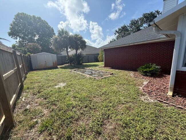 Building Photo - Gulf Breeze - Mandavilla - 3 bedroom, 2 bathroom
