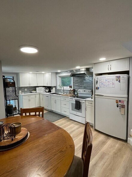 Kitchen - 15 River St