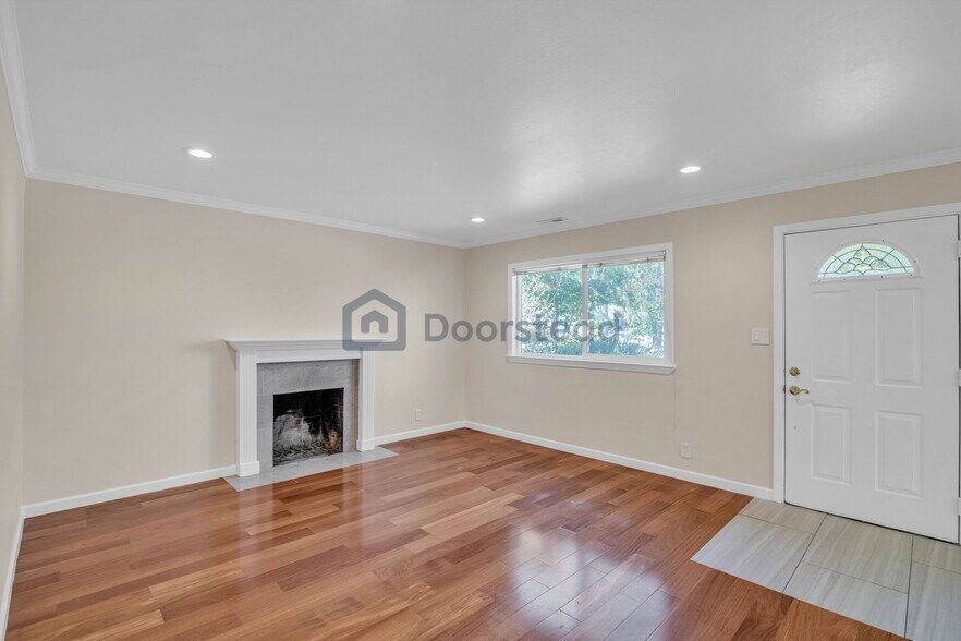 Building Photo - 505 Hiller St