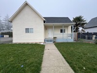 Building Photo - 1803 SE Salem Ave