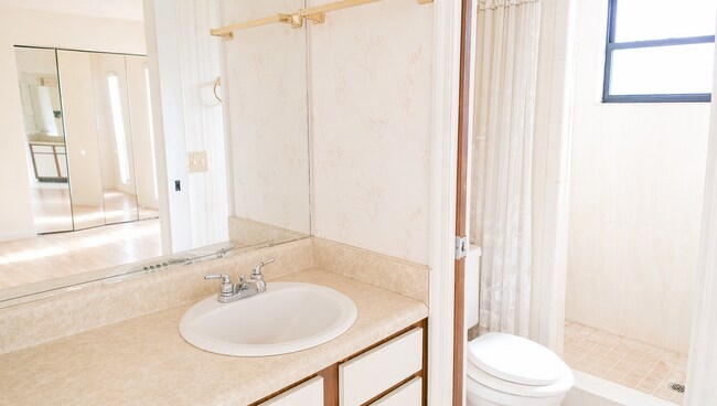 Building Photo - 3-bedroom, 2-bath lake house with a 2-car garage on 1/2 acre directly on Little Lake Weir.