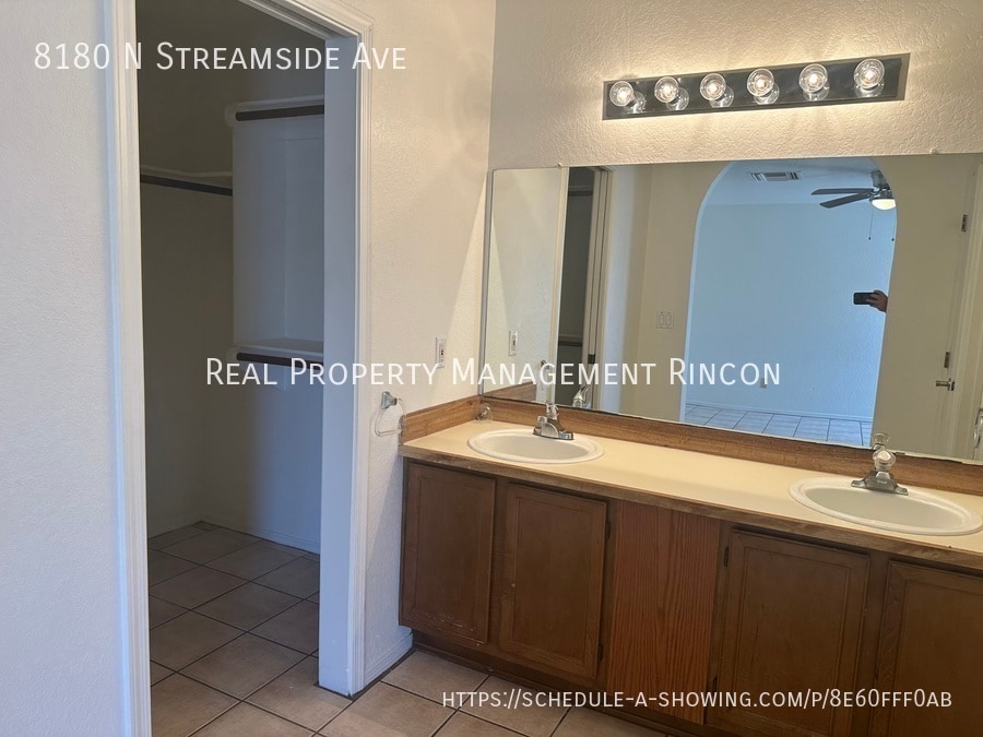 Building Photo - 8180 N Streamside Ave