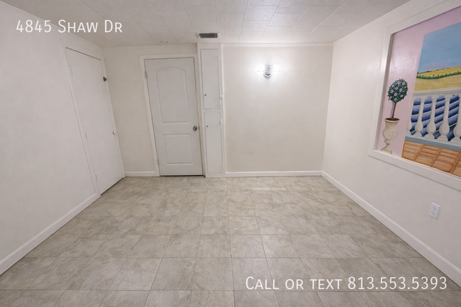 Building Photo - 4845 Shaw Dr