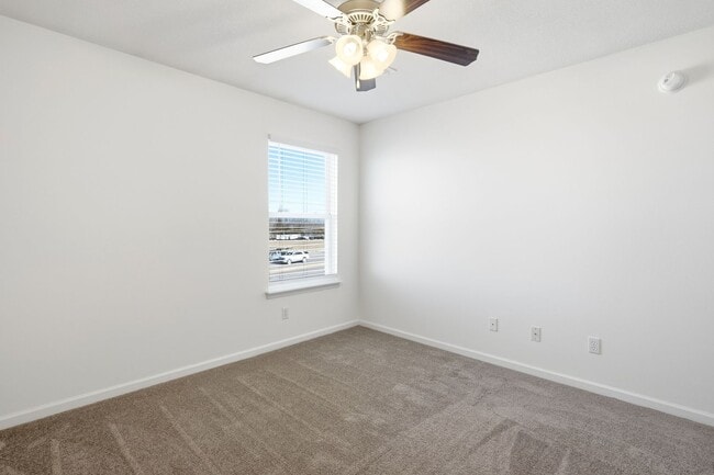 Building Photo - 2413-2415 Northampton Dr.