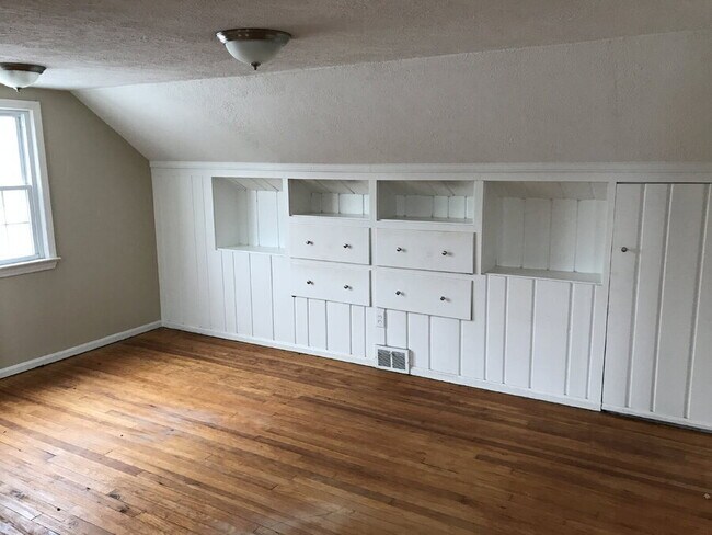 Building Photo - 18308 Edinboro Ave