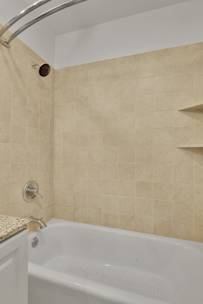 Building Photo - $1,775.00, 2-bed, 2-bath condo in Lakewood.