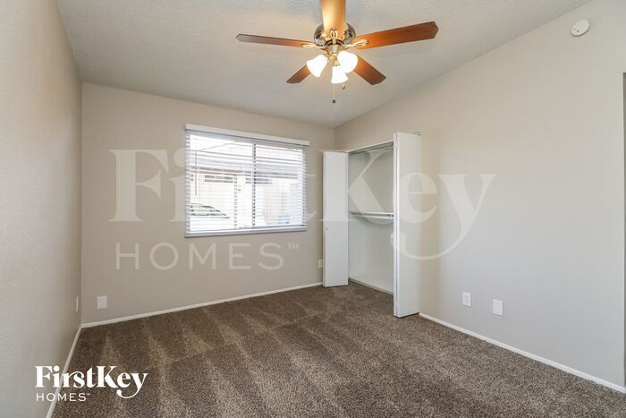 Building Photo - 339 W Santa Cruz Dr
