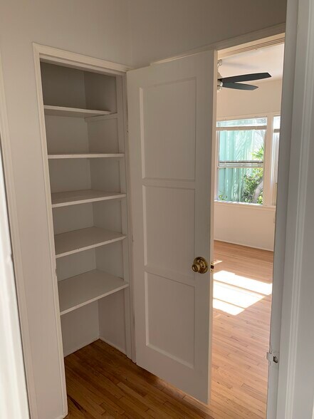 Linen Closet - 1044 Ocean Park Blvd