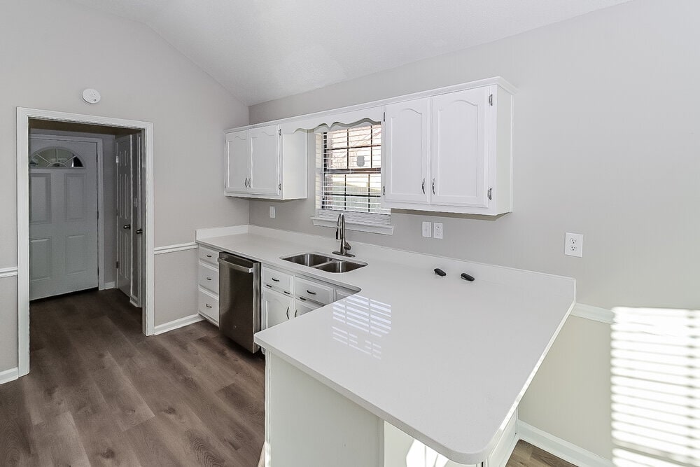 Building Photo - 10873 E Ridge Dr