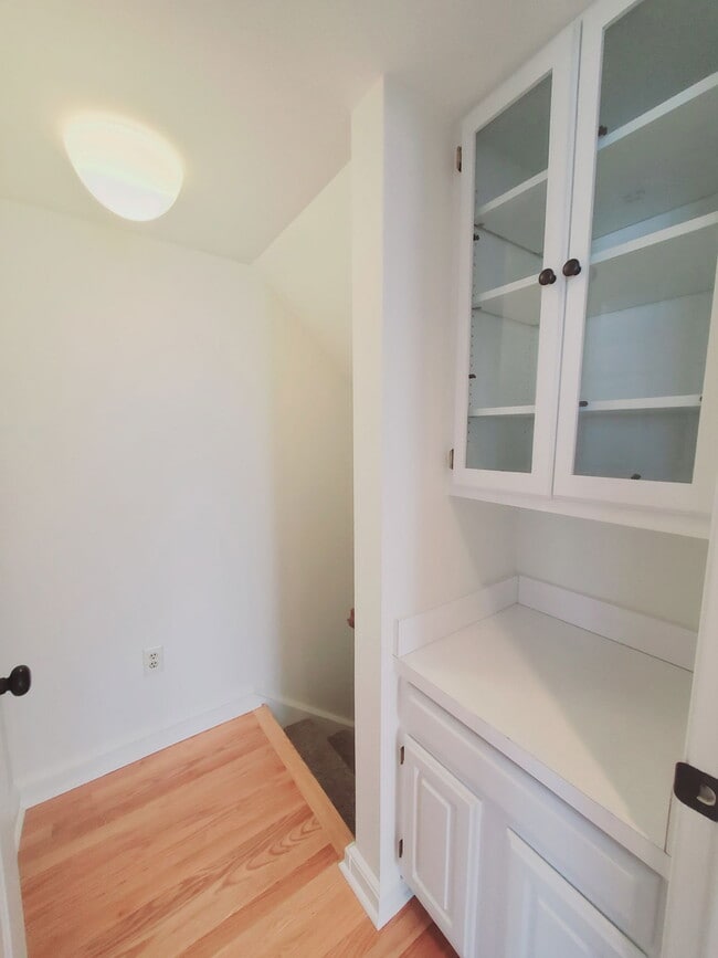 Building Photo - 57 Whitmore Ln