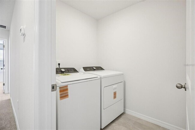 Building Photo - 698 Muhly Wy