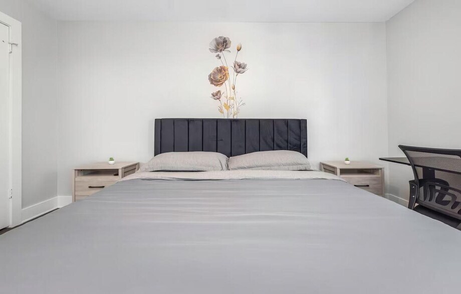 Building Photo - 4404 W Kennedy Blvd