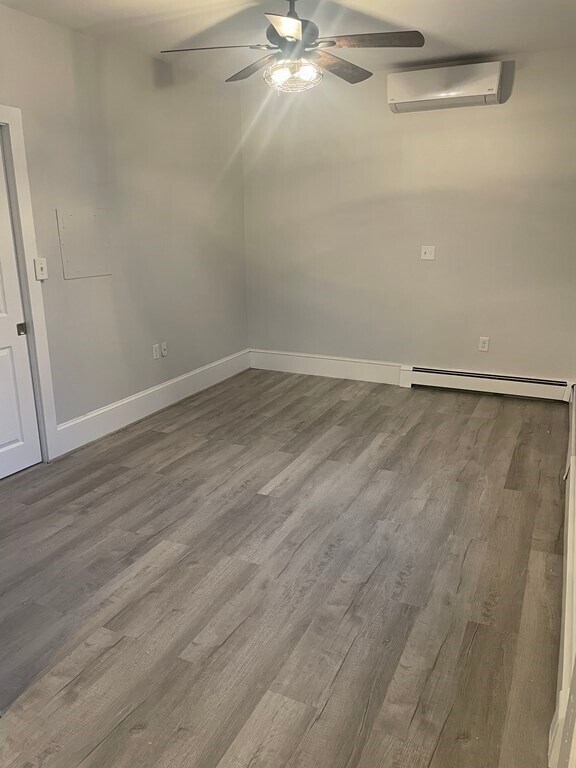 Building Photo - 215 Adams St