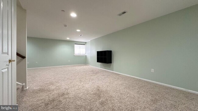Building Photo - 938 Dutch Dr