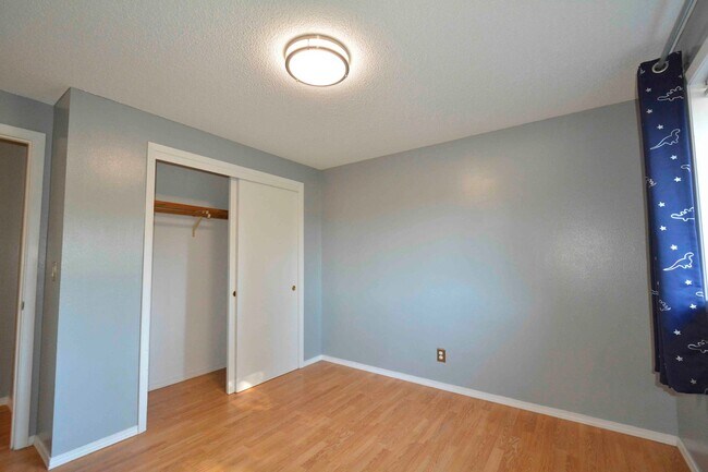 Building Photo - Spacious Multi-Generational Rental Opportunity – 3 Bed, 2 Bath Home + Detached ADU