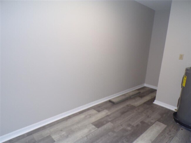 Building Photo - 1088 Melville Rd