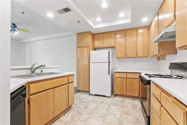 Building Photo - 10371 Garden Grove Blvd