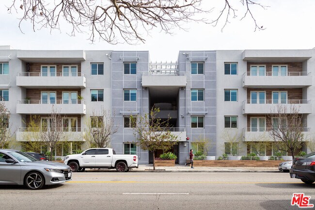 Building Photo - 4240 Laurel Canyon Blvd