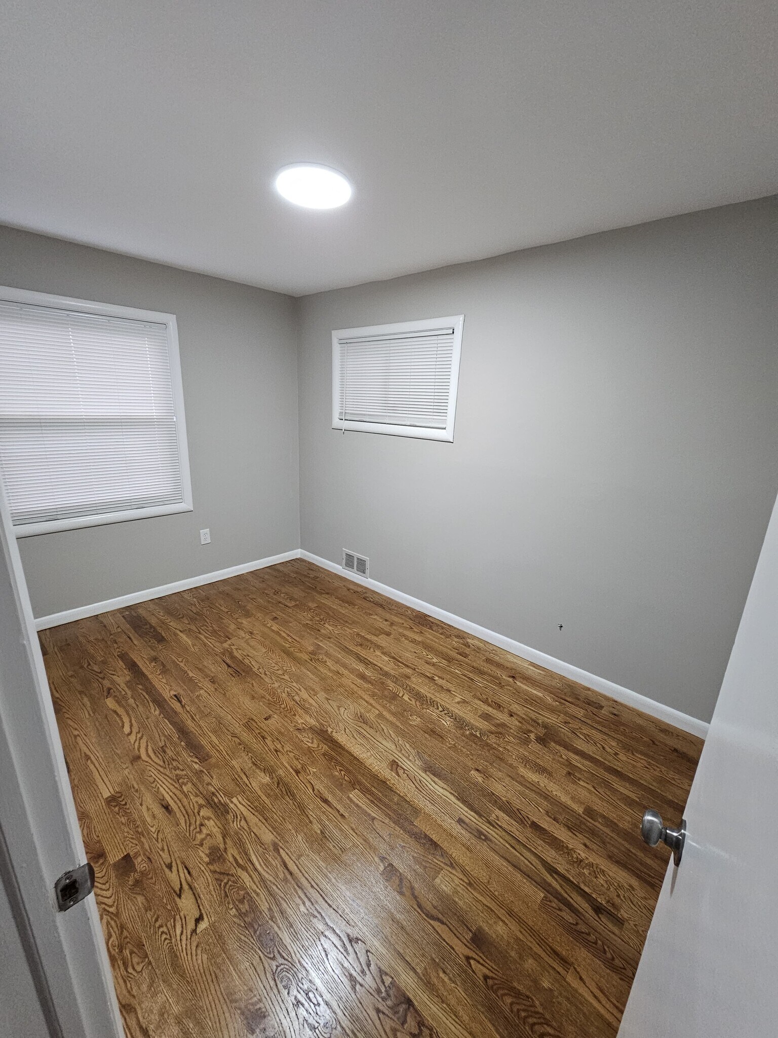 Building Photo - 12914 Ardennes Ave