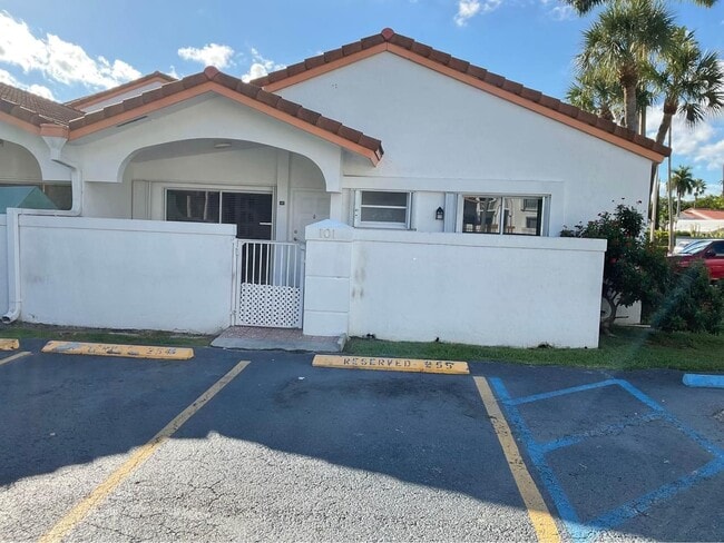 Building Photo - 15328 SW 77th Ln
