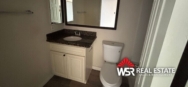 Building Photo - 2-Bedroom 2-Bathroom Condo in Gated Palmil...