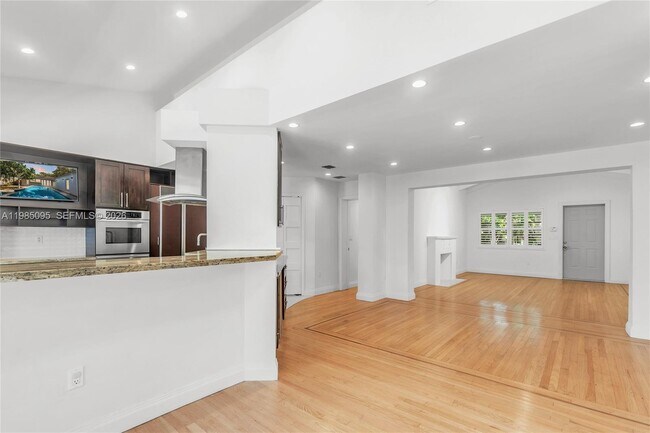 Building Photo - 776 NE 74th St