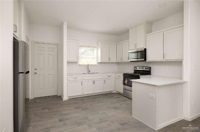 Building Photo - 2713 East Hayes Avenue