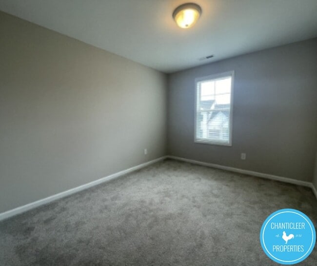 Building Photo - 764 Putney Hl Rd