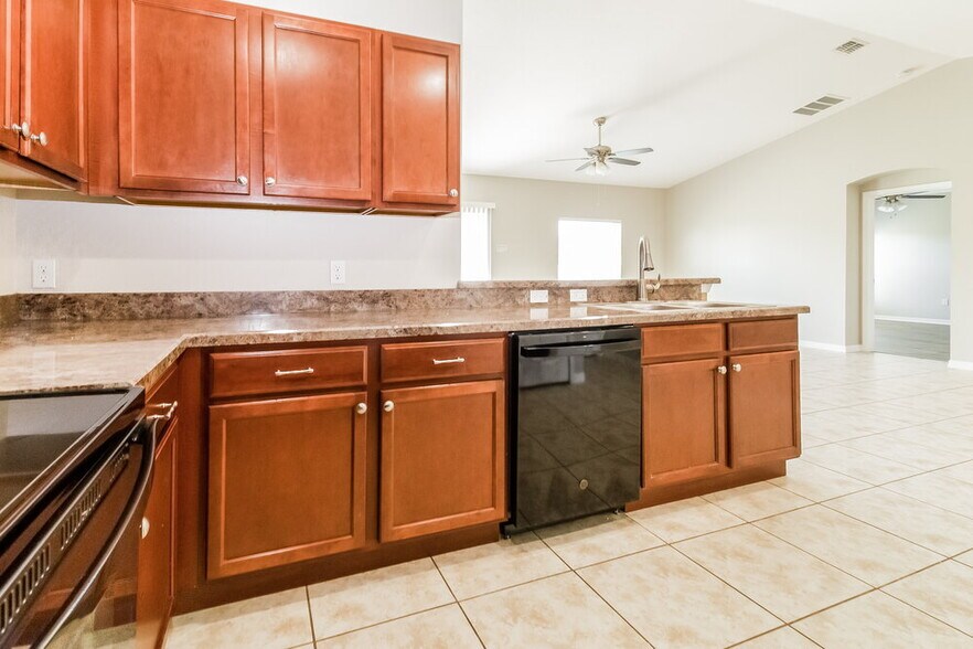 Building Photo - 4108 Shelter Bay Dr