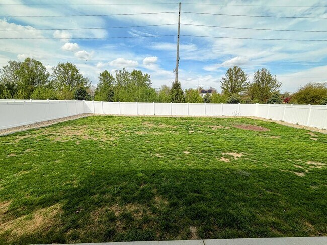 Building Photo - 1717 S Stone Creek Blvd
