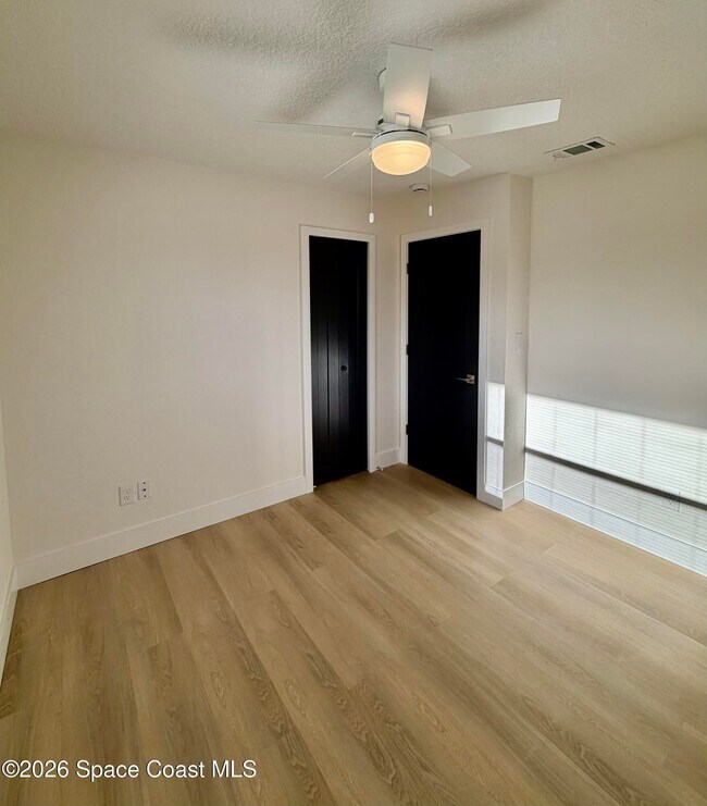 Building Photo - 557 Chantilly Dr