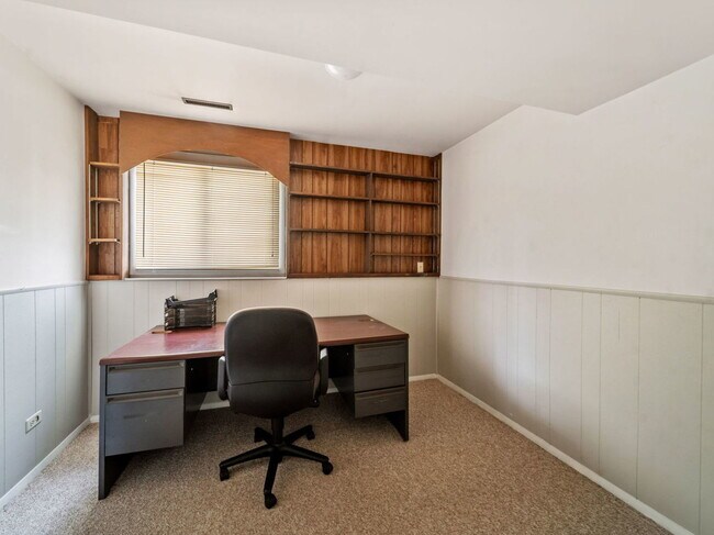 Building Photo - 189 S Park Blvd