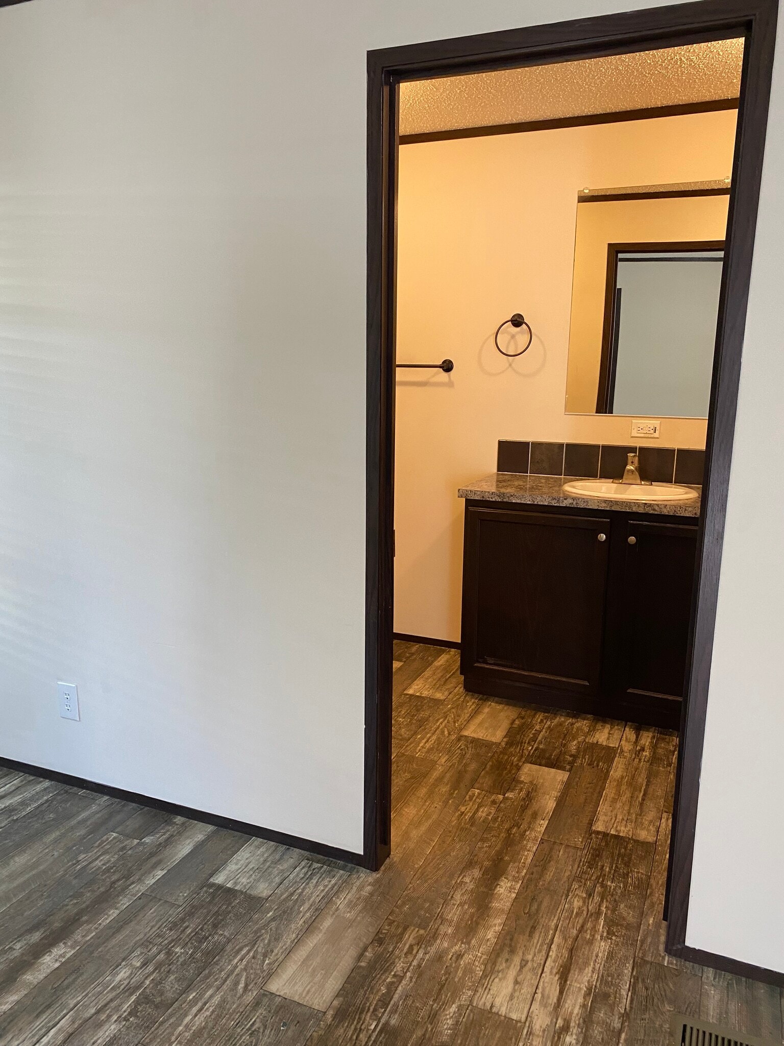 Building Photo - 2132 Pacific Dr