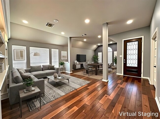Building Photo - 1423 Greenway Village Dr