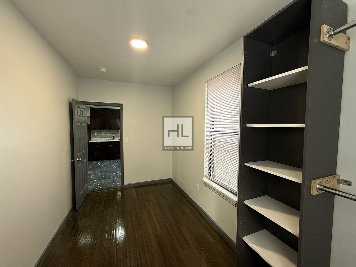 Building Photo - Brighton Beach 3BR | 30 Seconds to B/Q Train + Beach Access | Renovated Apartment