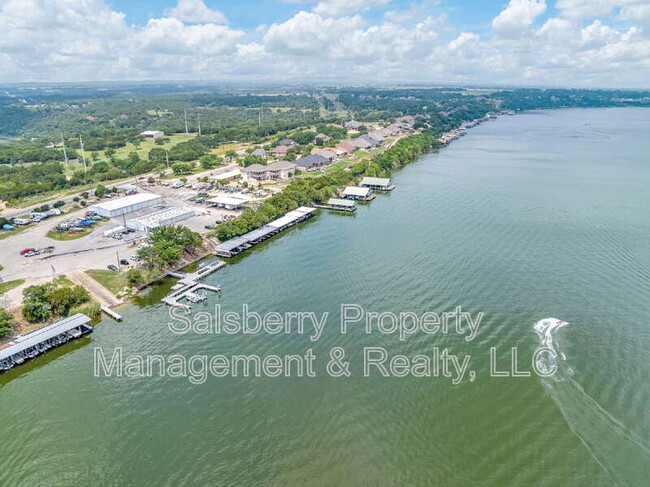 Building Photo - 8511 Westover Ct