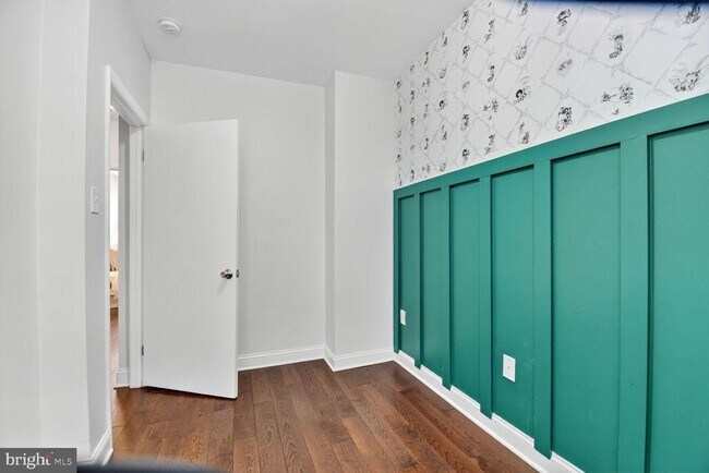 Building Photo - 1027 6th St NE