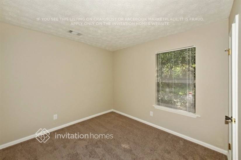 Building Photo - 2399 Stonebridge Ln