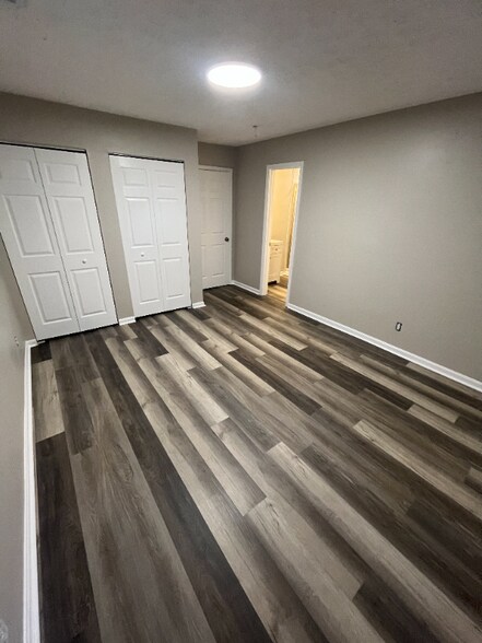 Building Photo - 5300 Mansfield Ct