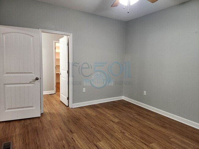 Building Photo - Gorgeous Find In West Little Rock!