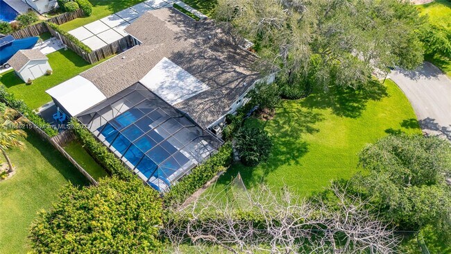 Building Photo - 16650 SW 77th Ct