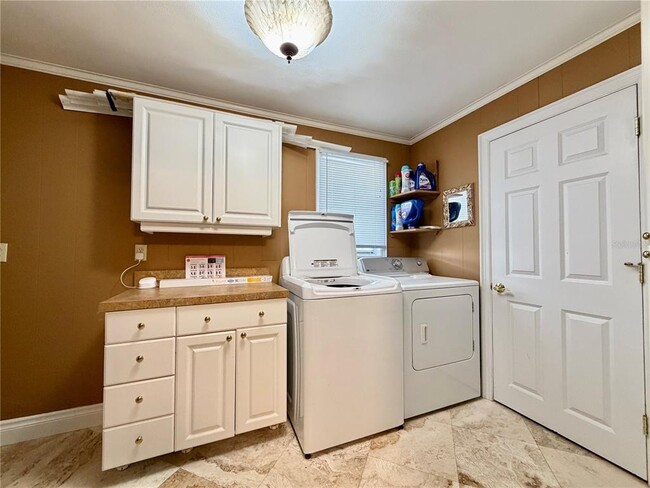 Building Photo - 225 70th St N