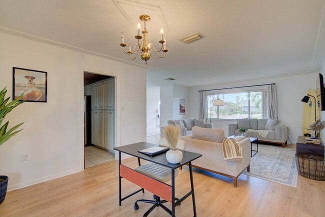 Building Photo - 107 Jamaica Dr