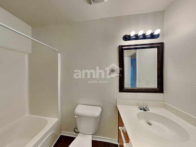 Building Photo - 1611 Rustic Arch Way