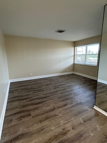 Building Photo - 1611 Green Ln