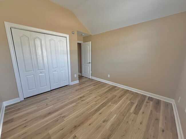 Building Photo - Beautiful 4-Bedroom Home in a Prime Location!